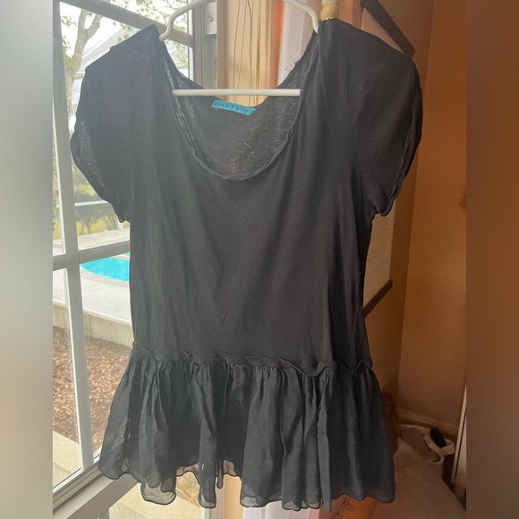 Alice & Olivia Black Short Sleeve Scoop Neck Tee With Tulle Bottom Ruffle - Picture 2 of 7